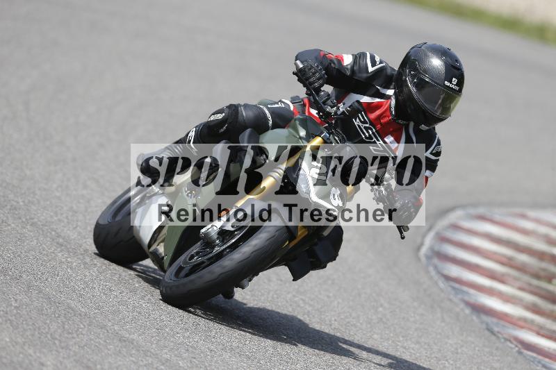 /27 12.06.2025 Ducati Schweiz Trackday Warmup  ADR/gruen-vert/28
